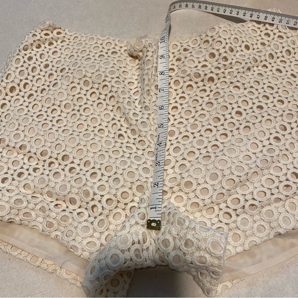 Banana Republic Cream Lace Shorts 8 - Picture 11 of 11
